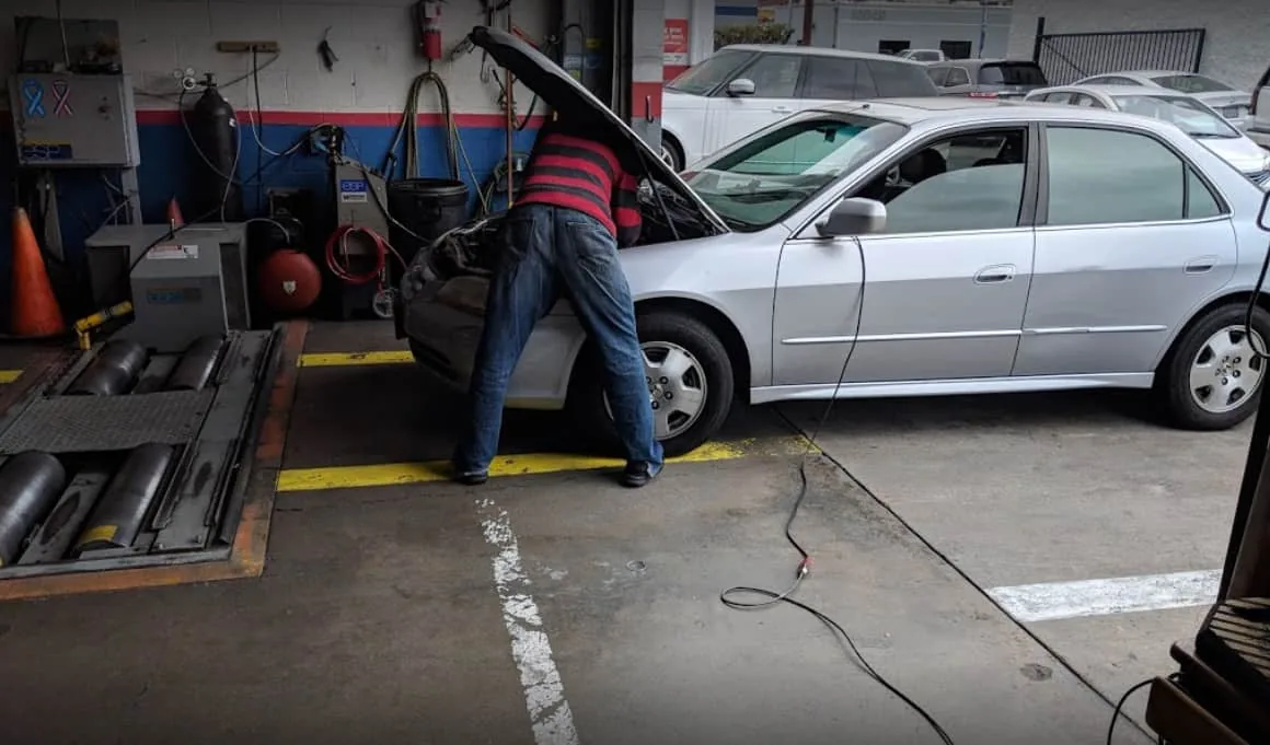 Chatsworth Smog Check Center in Chatsworth