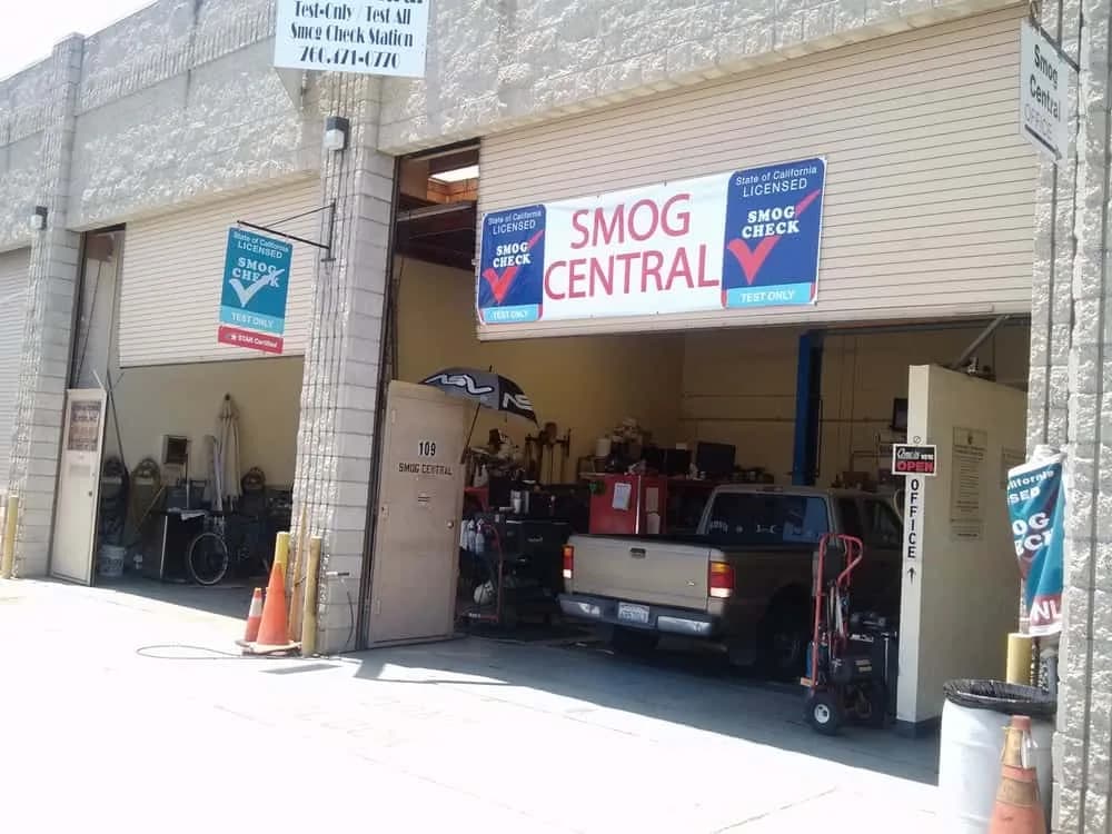 Smog Central Station in San Marcos, photo 2
