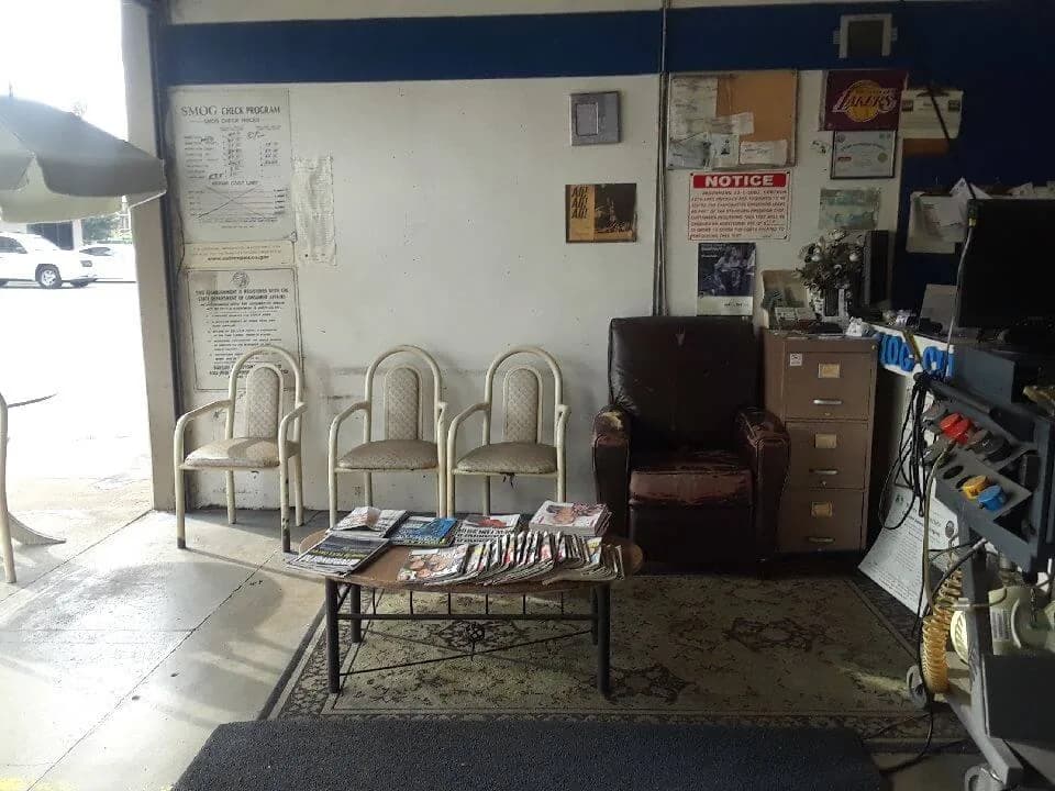 Smog City in Canoga Park, photo 4