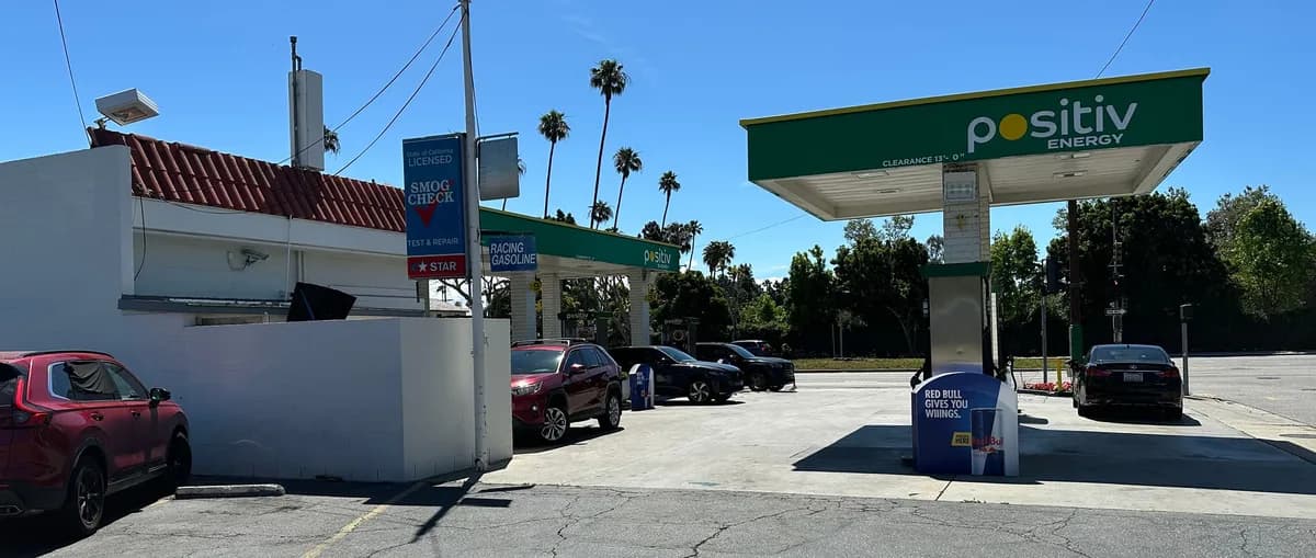 Brentwood Service in Los Angeles, photo 3